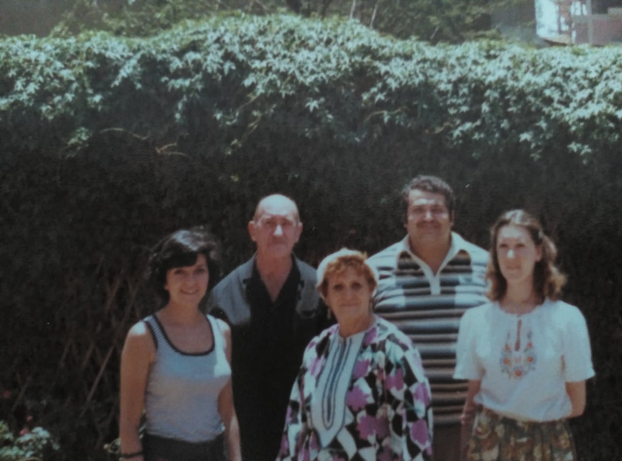 Emilia Tejero, Maria Teresa Ortega Monasterio and members of the Karaite community in Cairo