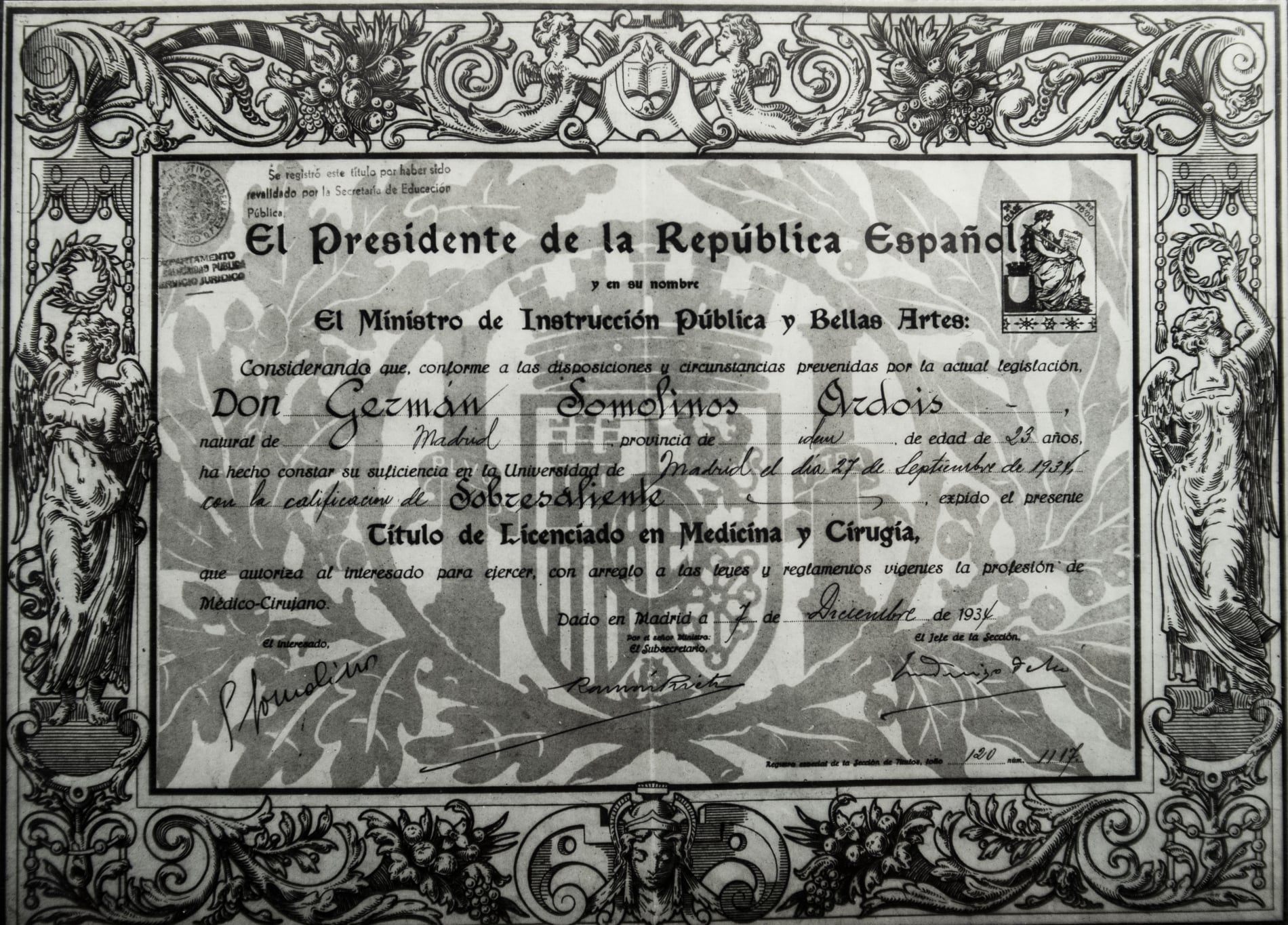 Título Medicina y Cirugía